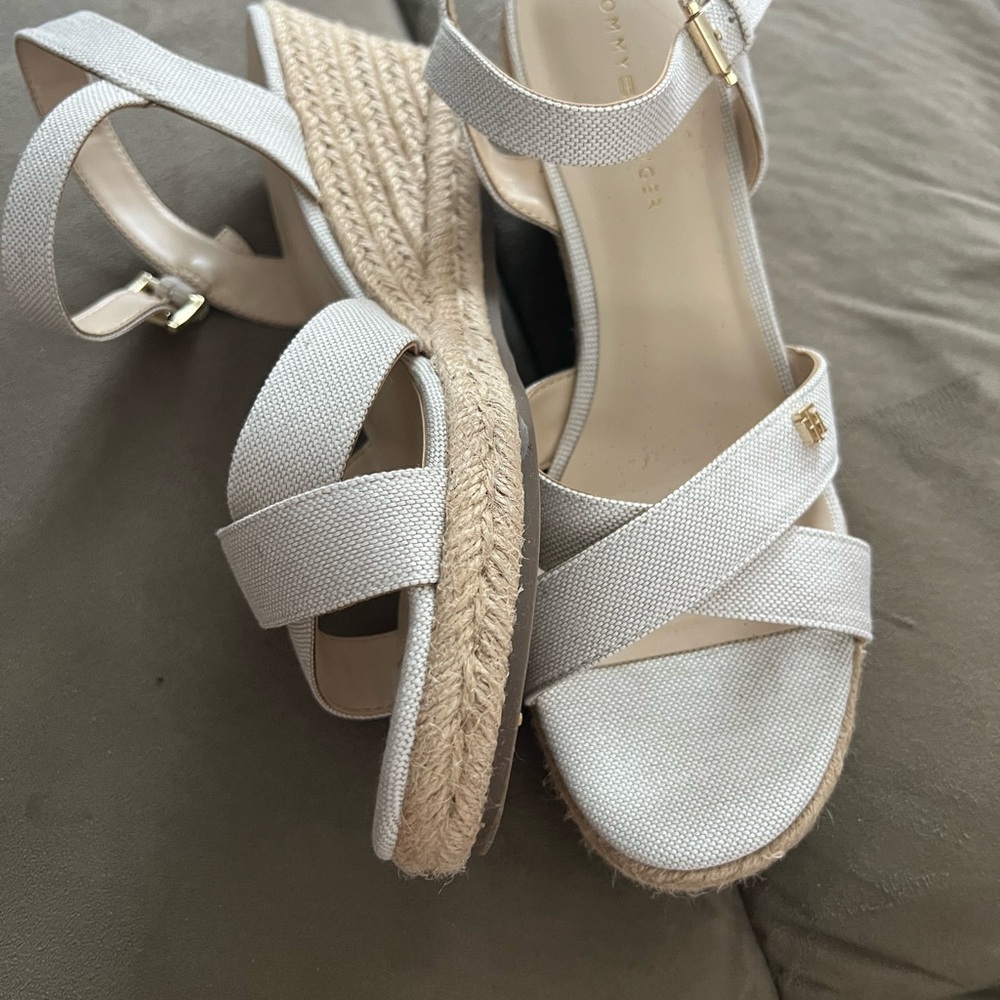 Tommy Hilfiger Cream Sandals - Picture 5 of 9